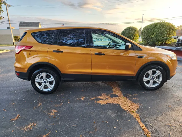 2016 Ford Escape S photo 3