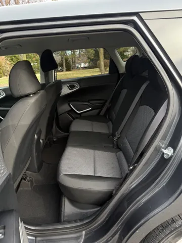 2023 Kia Soul LX - Photo 11