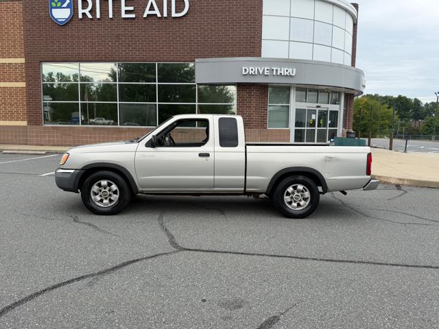 1999 Nissan Frontier XE King Cab 2WD
