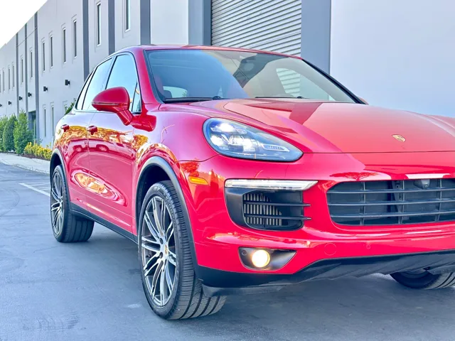 2016 Porsche Cayenne S's photo