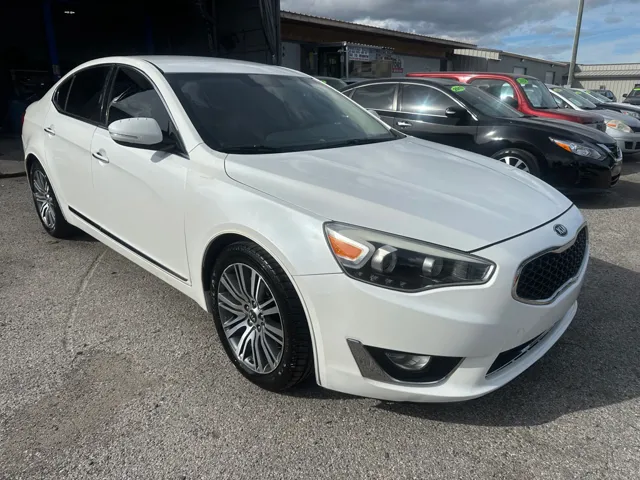 2016 Kia Cadenza Base's photo