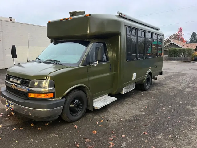 2011 Chevrolet Express G4500's photo