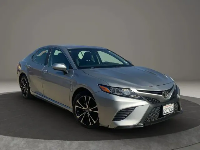 2018 Toyota Camry SE