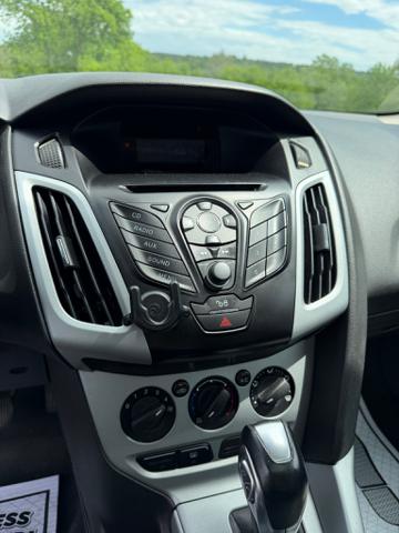 2012 Ford Focus SE Sedan