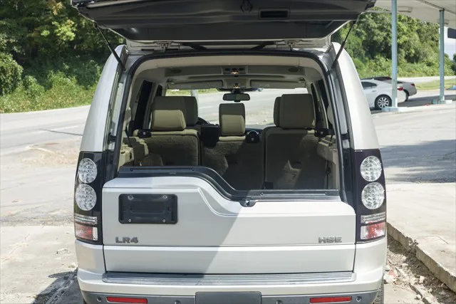 2016 Land Rover LR4 HSE - Photo 14