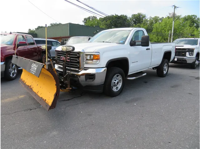2015 GMC Sierra 4WD Regular Cab Standard Box's photo