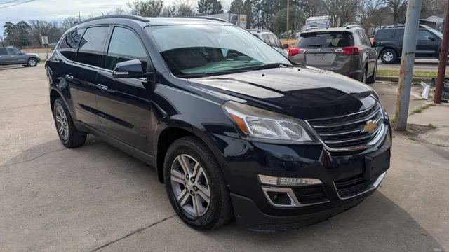 2017 Chevrolet Traverse 2LT's photo
