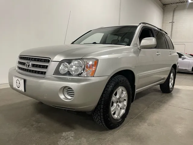 2003 Toyota Highlander Base's photo
