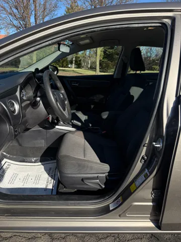 2019 Toyota Corolla LE - Photo 10