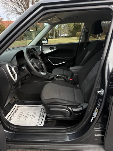 2023 Kia Soul LX - Photo 10
