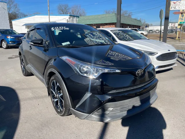 2018 Toyota C-HR XLE's photo
