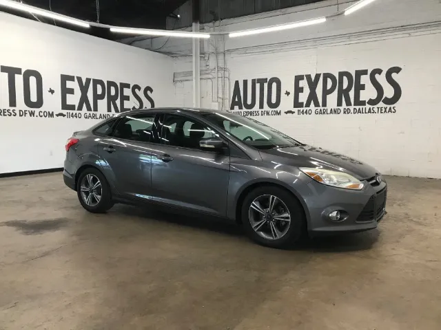 2014 Ford Focus Sedan SE's photo