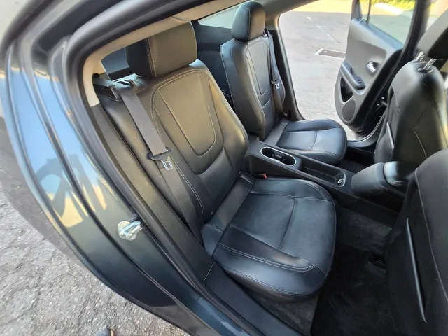 2011 Chevrolet Volt Base - Photo 31