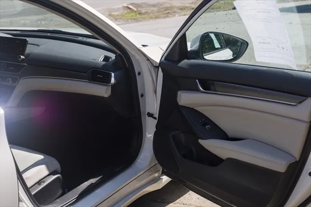 2019 Honda Accord LX - Photo 16