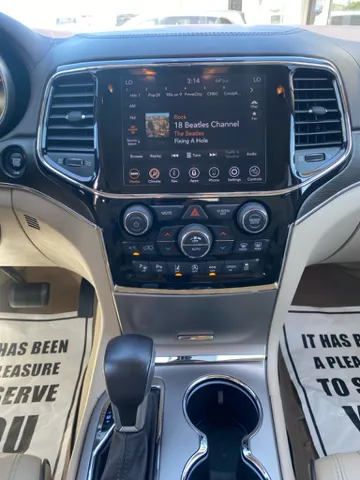 2021 Jeep Grand Cherokee Overland - Photo 12