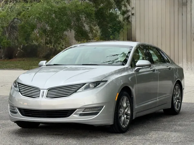 2013 Lincoln MKZ Front Wheel Drive's photo