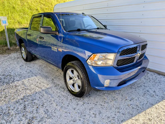 2016 RAM 1500 Express 4x4 Crew Cab 5'7" (Fleet)'s photo