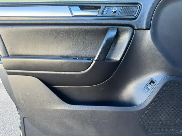 2013 Volkswagen Touareg Sport - Photo 8