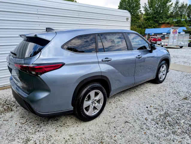 2023 Toyota Highlander LE Sport photo 17
