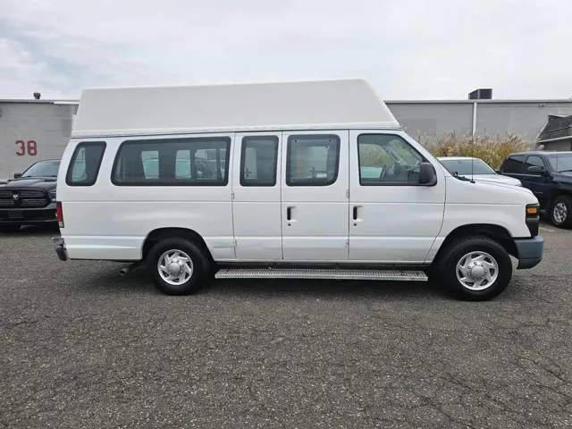 2014 Ford E-Series Econoline Van Commercial