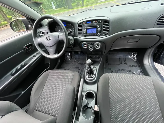 2011 Hyundai Accent GL - Photo 21