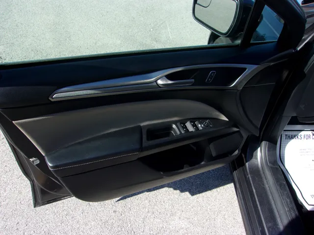 2018 Ford Fusion S - Photo 10