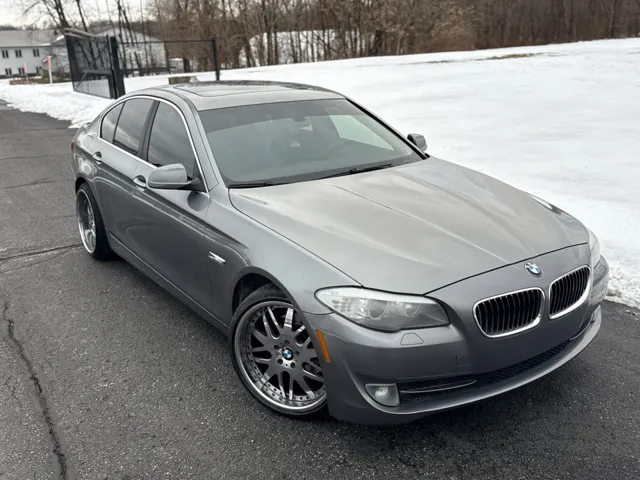 2013 BMW 5 Series 528i's photo
