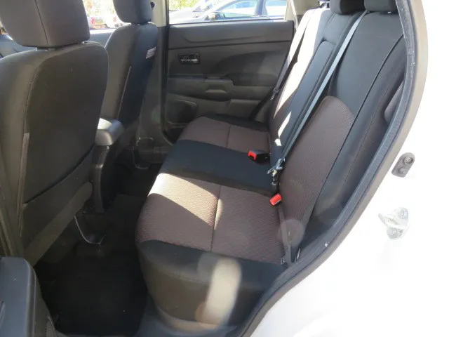 2017 Mitsubishi Outlander Sport ES photo 16