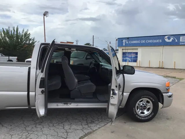 2004 GMC Sierra 1500 SLE - Photo 9