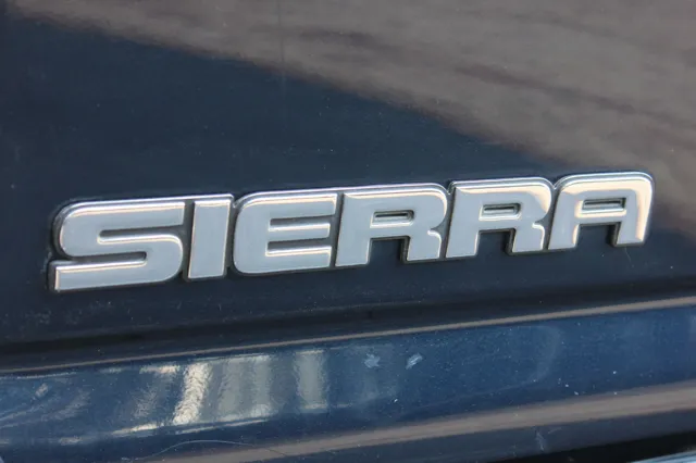 2005 GMC Sierra 2500HD - Photo 49