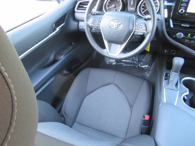 2021 Toyota Camry LE - Photo 16
