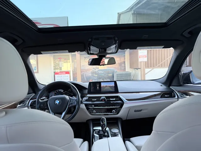 2017 BMW 5 Series 530i - Photo 37