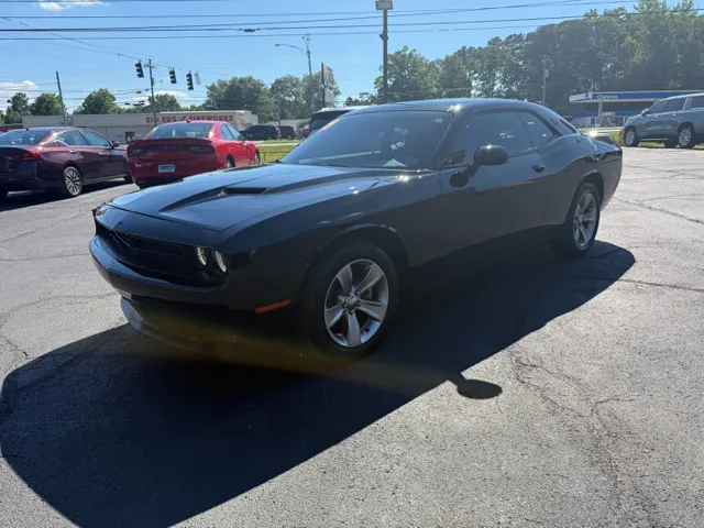 2019 Dodge Challenger SXT Plus Auto's photo