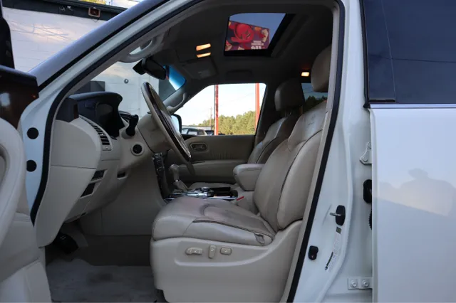2014 Infiniti QX80 photo 10