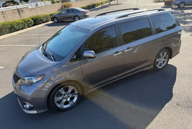 2013 Toyota Sienna SE - Photo 11