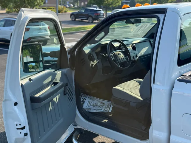 2013 Ford F-350 photo 9