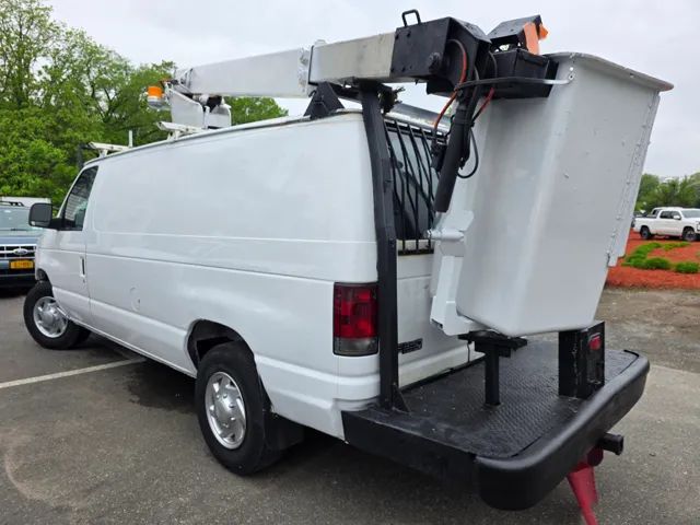 2005 Ford Econoline Van Commercial - Photo 9