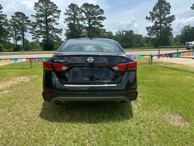 2021 Nissan Altima SR - Photo 17