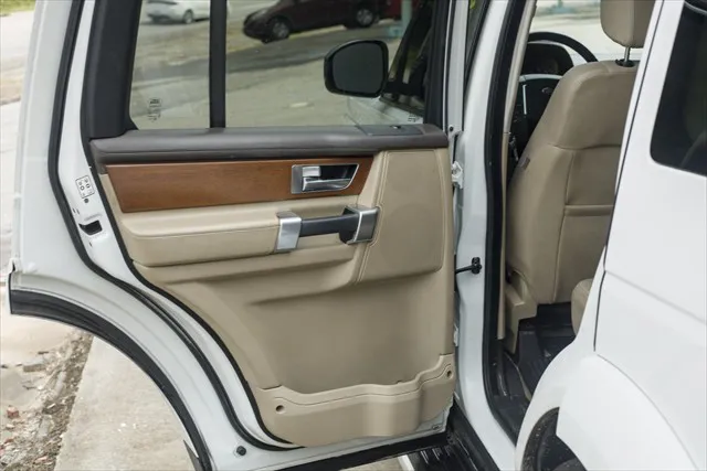 2016 Land Rover LR4 HSE LUX - Photo 16