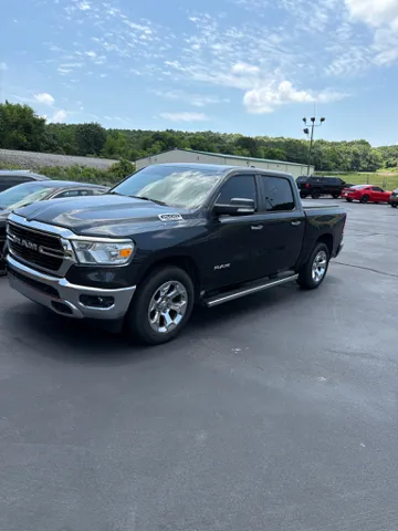 2019 RAM 1500 Big Horn/Lone Star 4x4 Crew Cab 5'7's photo