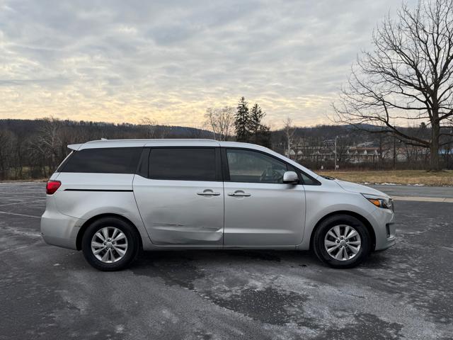 2016 Kia Sedona LX