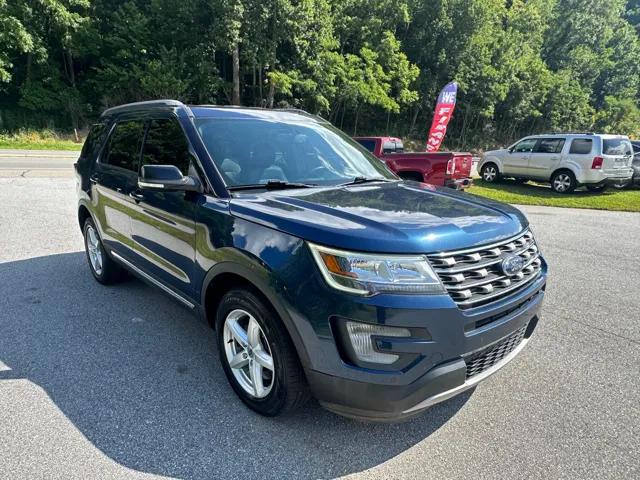2017 Ford Explorer XLT's photo