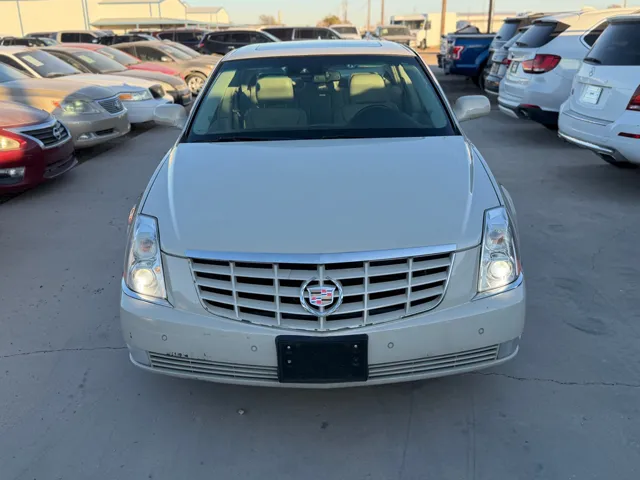 2010 Cadillac DTS Premium Collection's photo