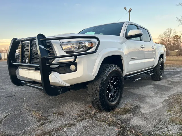 2020 Toyota Tacoma TRD Sport's photo