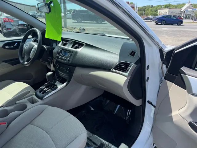2017 Nissan Sentra S - Photo 17