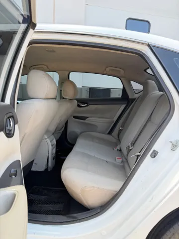 2017 Nissan Sentra S - Photo 11