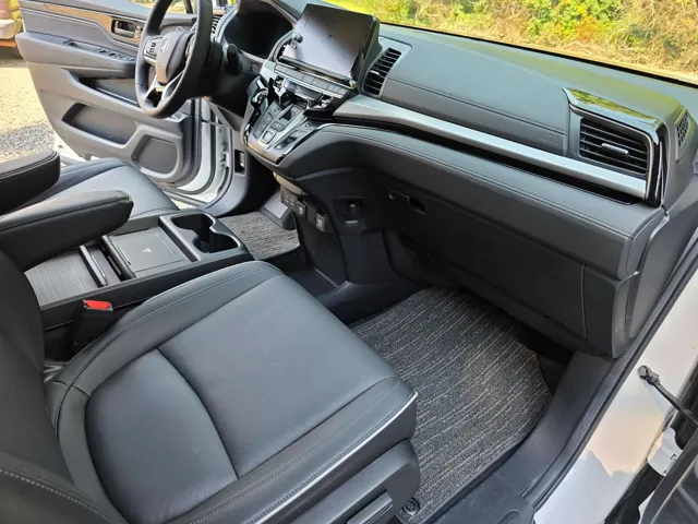 2025 Honda Odyssey Touring - Photo 23