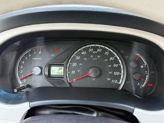2014 Toyota Sienna L - Photo 9