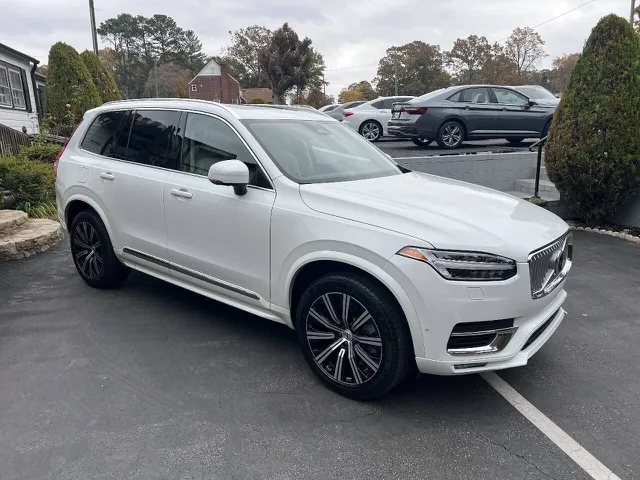 2023 Volvo XC90 Plus photo 3