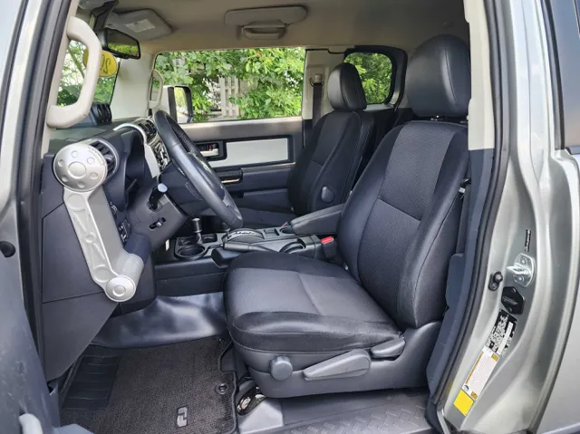2012 Toyota FJ Cruiser Base photo 11